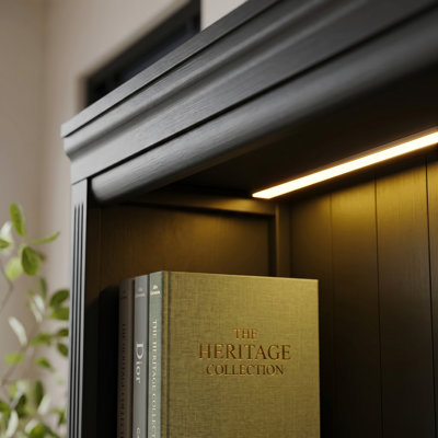 Bibliothèque de 83,4 po de hauteur avec bande lumineuse DEL - 5 niveaux, tablettes réglables, noir - Organisateur de rangement autoportant pour CD, livres, films - Bureau à domicile ou présentoir de salon