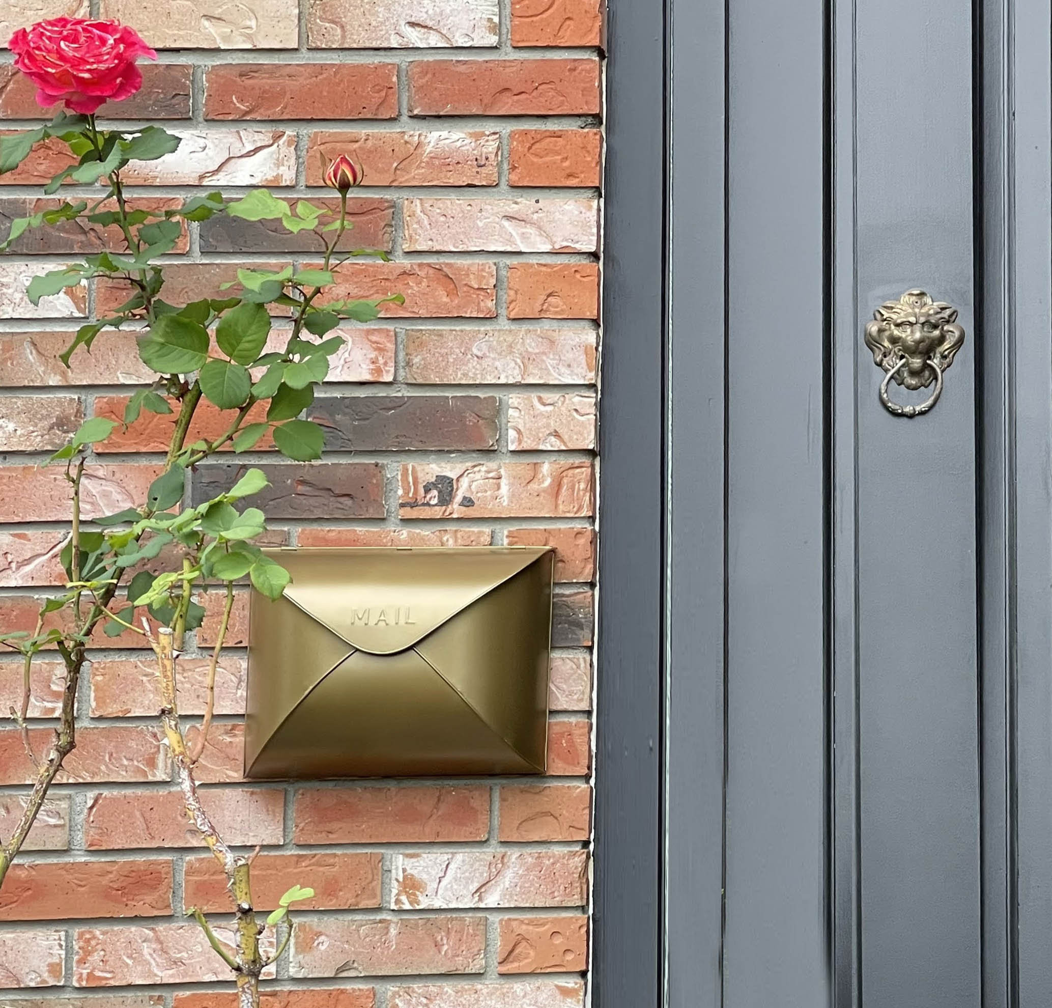 NACH Envelope Wall Mounted Mailbox & Reviews Wayfair Canada