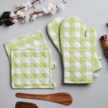 Oven Mitts, Pot Holders, and Other Kitchen Linens