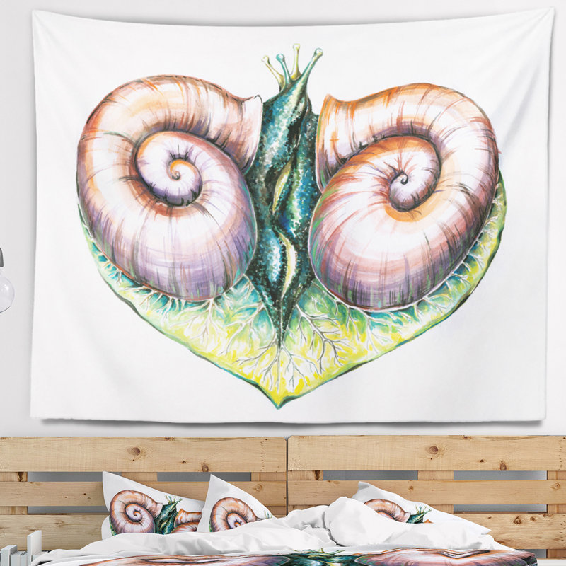 Coeur avec deux escargots en tapisserie love, H 32 po x l 39 po