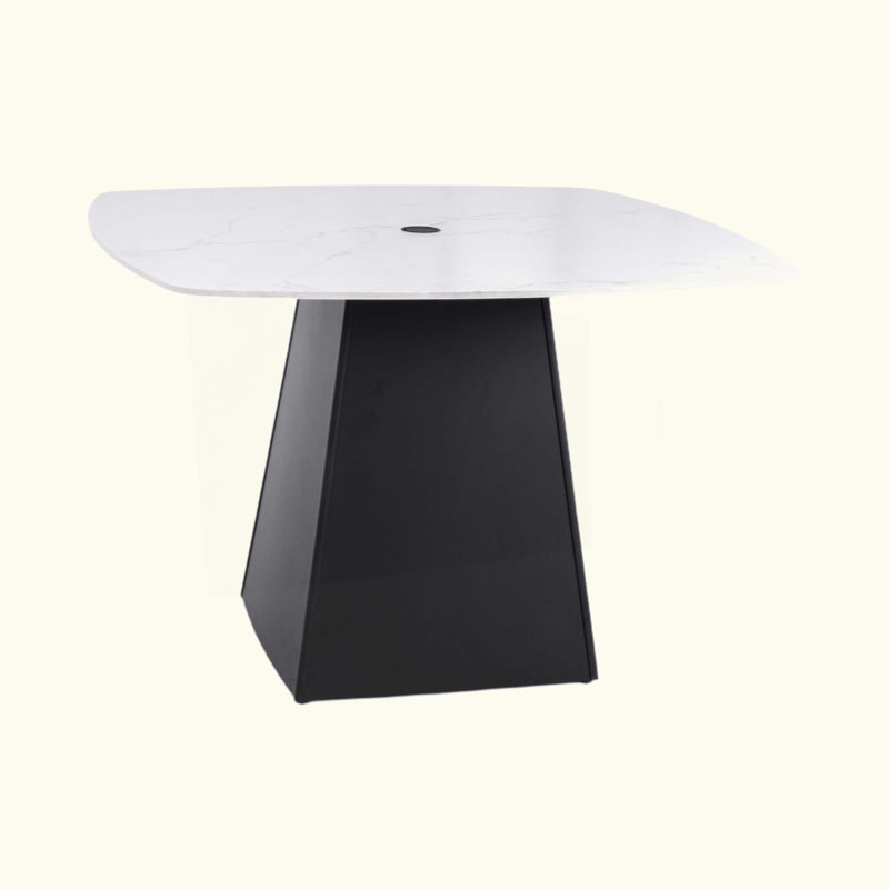 Table de salle à manger à piédestal d'extérieur carré moderne, plateau en pierre frittée d'aspect marbre grec, base en aluminium pyramide évasée, sans rouille, 4 places - Patio / terrasse / bord de piscine
