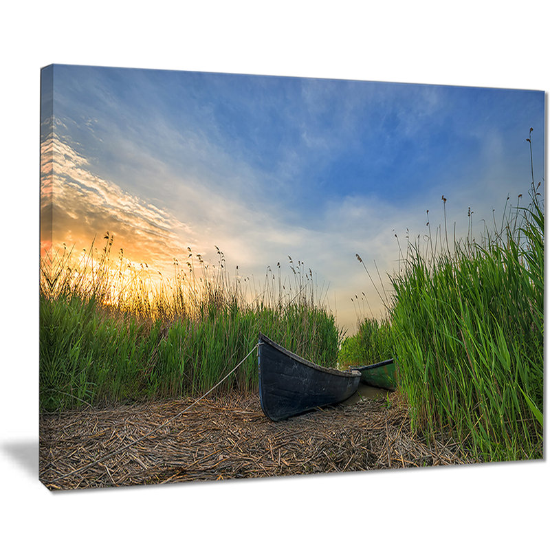 «Old Fisher Boat Near Lake», reproduction de photo sur toile tendue, H 28 po x l 60 po x P 1,5 po