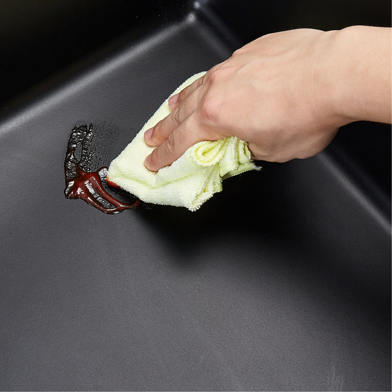 Évier de cuisine en granite noir à simple cuve de 25 po pour téléviseur et bar, composite de quartz, non poreux, résistant aux égratignures, multi-pièces avec drain à grille, idéal pour économiser de l'espace dans les cuisines.