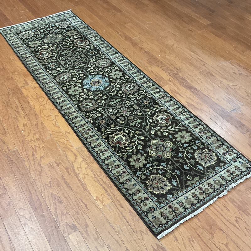 Tapis 2 pi 7 po x 7 pi 9 po