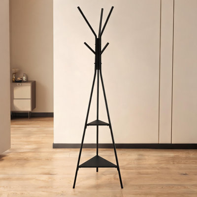 Portemanteau autoportant en métal noir avec 2 tablettes et 6 crochets pour l'organisation du vestibule dans le vestibule