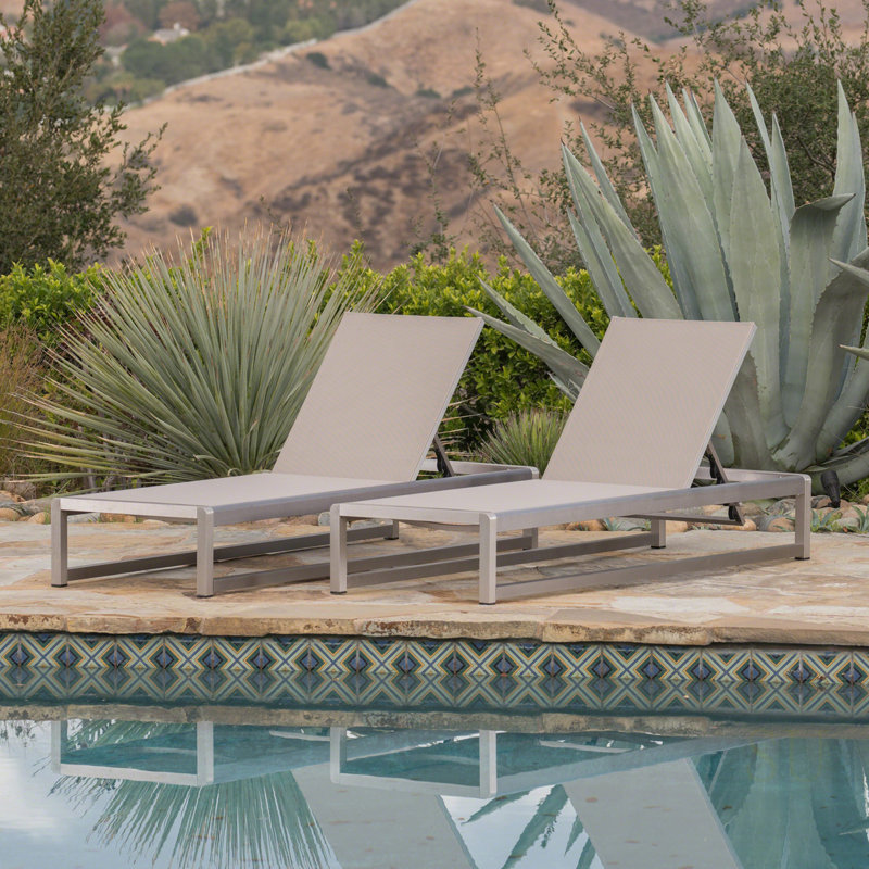 Outdoor Chaise Lounge Set Of 2 With Adjustable Aluminum Frame And PVC-coated polyester Mesh Seating For Ultimate Comfort And Durability