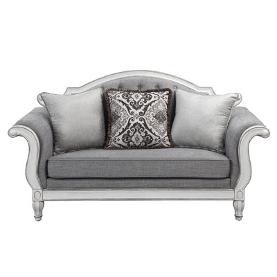 Causeuse en tissu gris et blanc antique avec 3 coussins