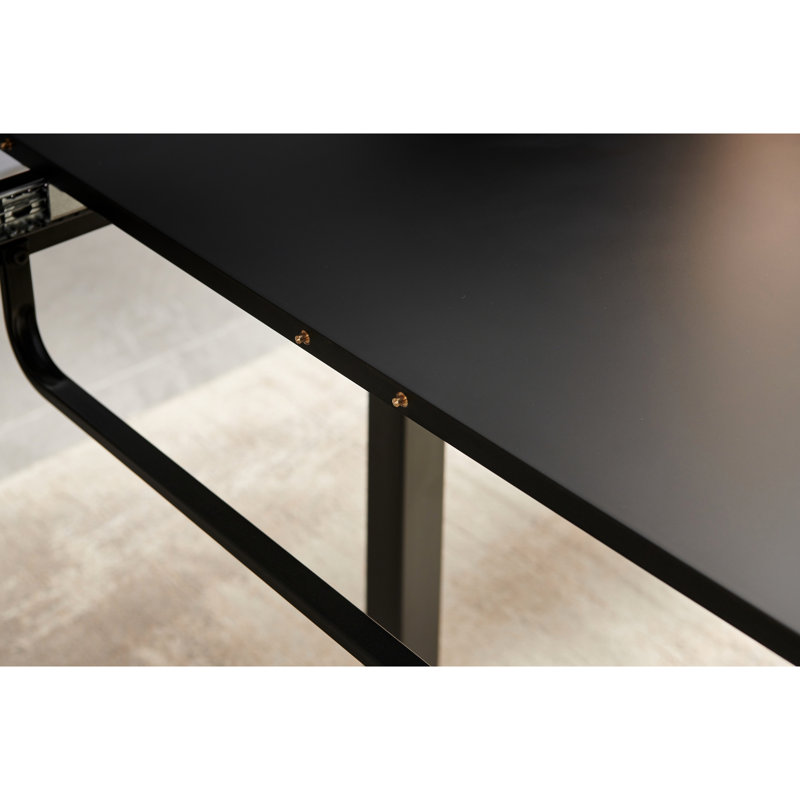 Table de salle à manger carrée noire avec pieds en métal, plateau, table de cuisine moderne, design et pratique