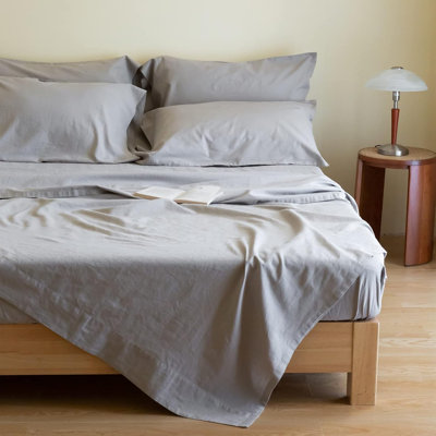 Sheet Set Solid Color - 6 Pieces,4 Pillowcases, 1 Fitted Sheet, 1 Flat Sheet