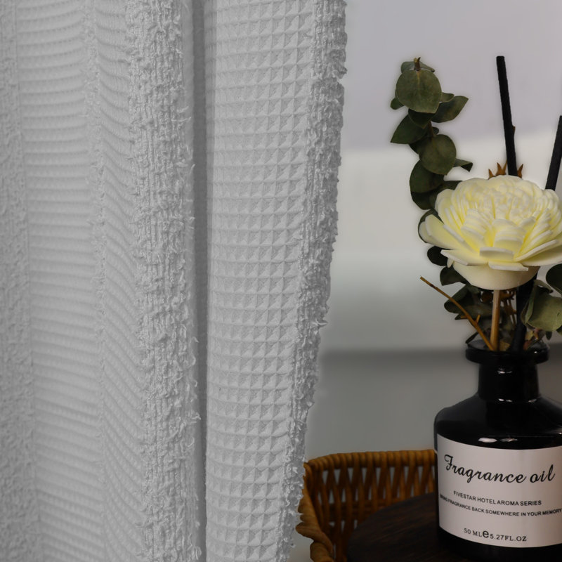 Rideau de douche texturé à rayures gaufrées Spa avec crochets inclus, Gris