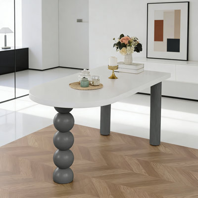 Simple, Creative and Fashionable Dining Table