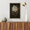 Impression florale foncée fleur blanche sur fond noir avec feuilles dorées, reproduction d'art sur toile encadrée