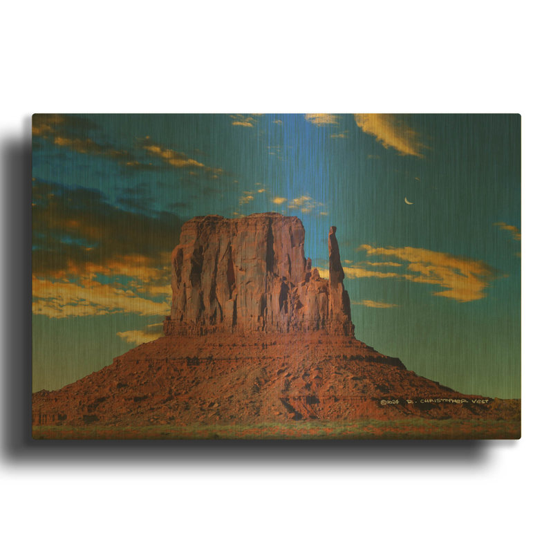 «Mitten With Sunburst» par Chris Vest, art mural en métal doré, 16 po x 12 po, 16"x12"