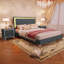 Ensemble de chambre à coucher grise 3 pièces - Grand lit plateforme tapissier avec lumières DEL et deux tables de chevet-1788906978