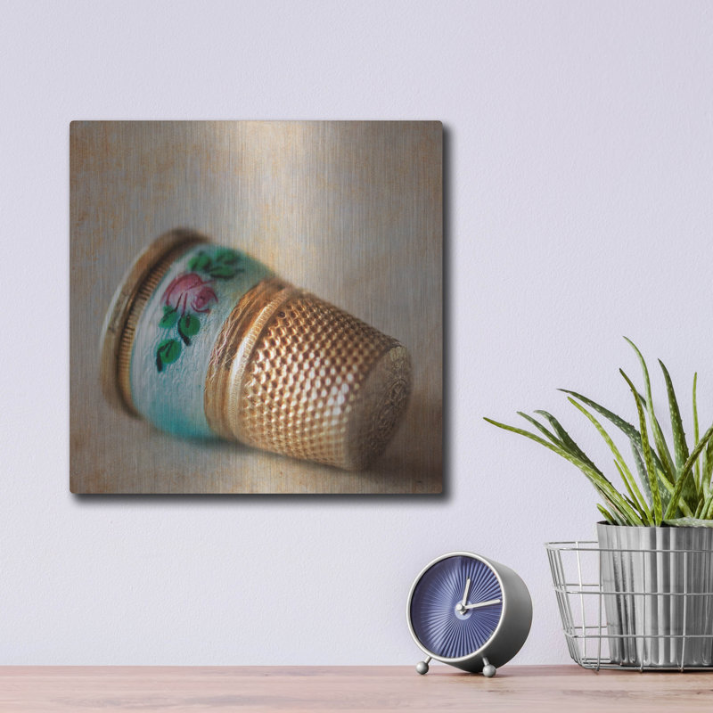 «Heirloom Thimble» par Jessica Rogers, art mural en métal, H 12 po x l 12 po