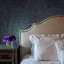 Fadime moderne indigo mauve naturel Terra Mica pierre effet papier peint uni scintillant