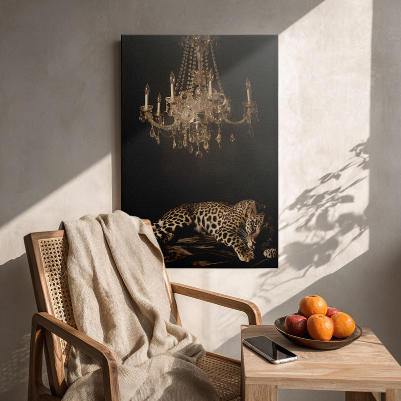 Luxueux léopard sur satin avec lustre ornemental (ton de Moody) lustre léopard sur toile tendue pour Eclectic Studio