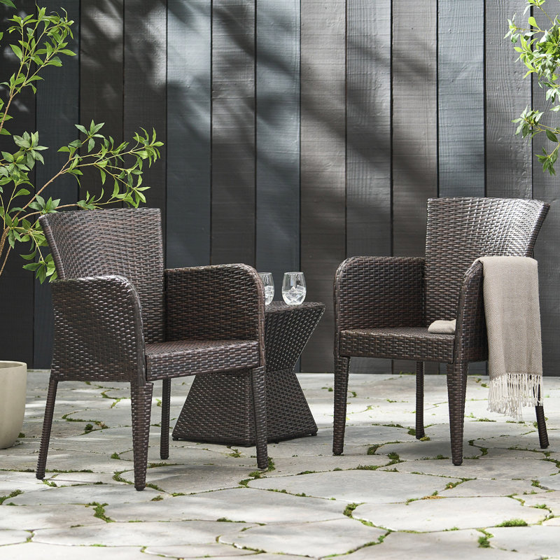 Chaise d'extérieur en polyéthylène pour manger
