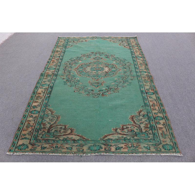 Tapis turc fait à la main en vert pour la décoration intérieure de style bohémien convenant à n'importe quelle pièce