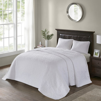 Twin White Reversible Bedspread - Comfortable Pre-Washed Cotton, Stylish Quilt Pattern, Improves Bedroom Look, Easy To Wash Bedding In Cotton Fill, Attractive Stitch Appearance, Clean
