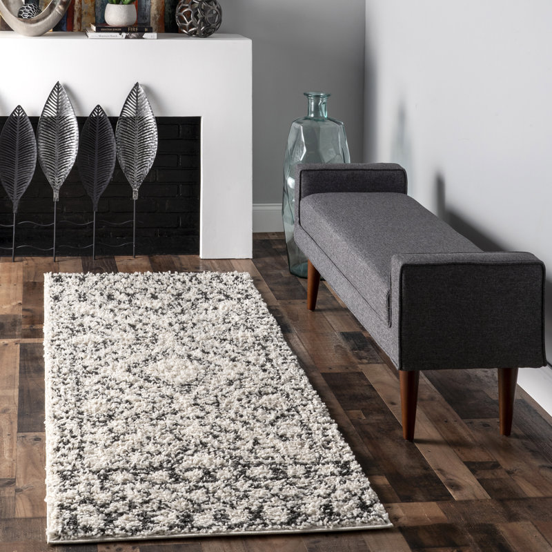 Spurling Moroccan Shag Power Loom Performance Cream/Charcoal Gray Rug, Runner 2'8" x 6'