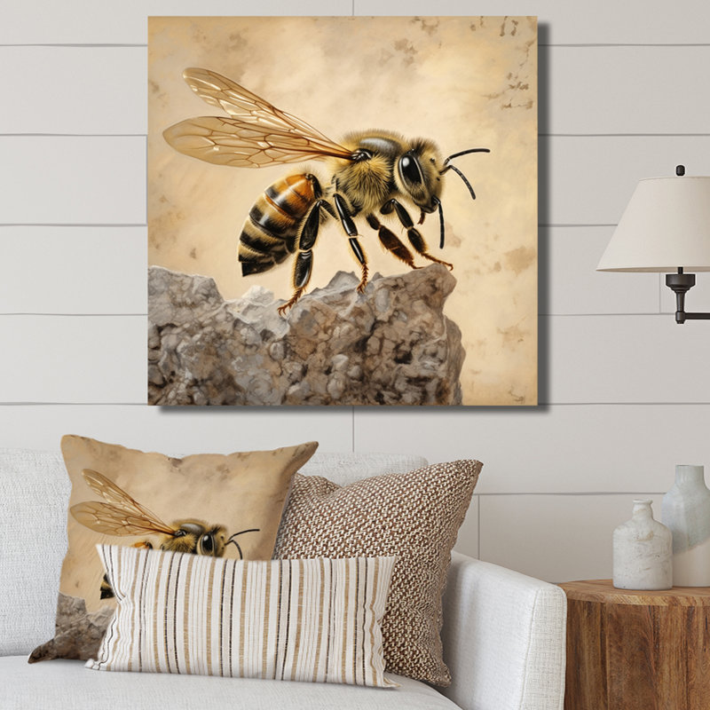 Art floral sur toile, "Floral Bee II", H 36 po x l 36 po x P 1,5 po, Toile tendue