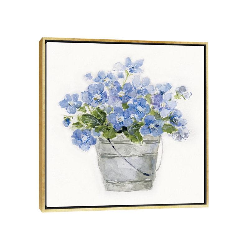 «Blue Belles I» par Sally Swatland - reproduction d'art, Pas de tapis, H 37 po x l 37 po x P 1,5 po, Toile encadrée d'or