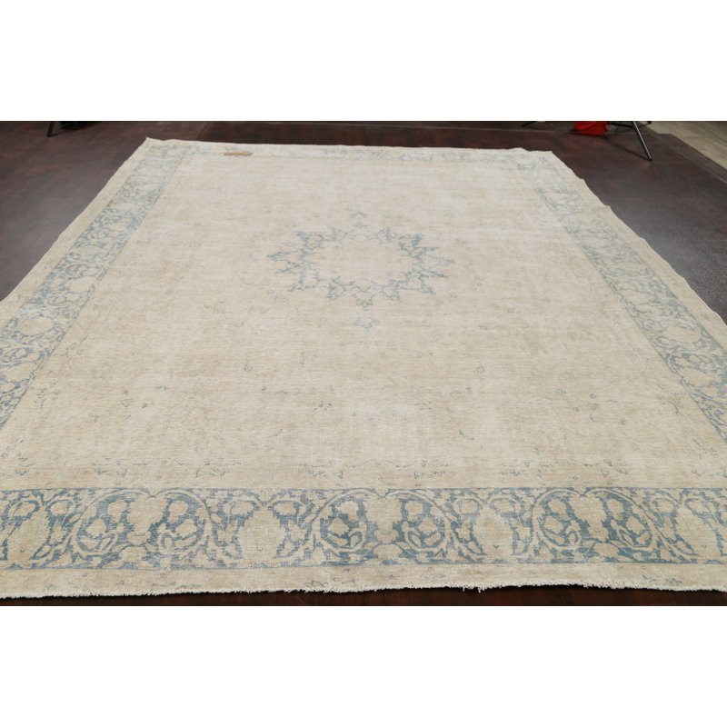 Tapis traditionnel délavé discret 10 x 12