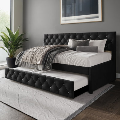 Darcey Velvet Upholstered Twin Daybed by House of Hampton