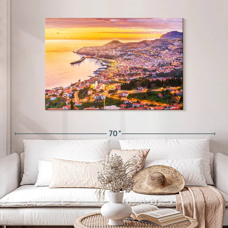 Vanna Madeira Seaside Town