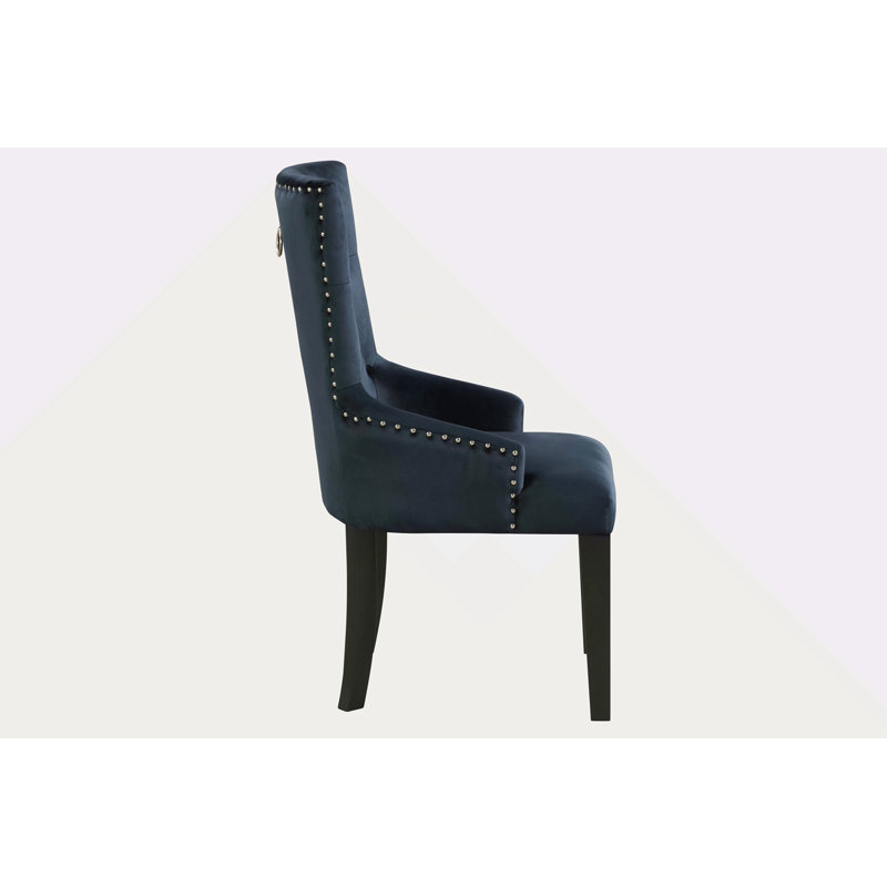 Chaise d'appoint en velours marine foncé et finition noire