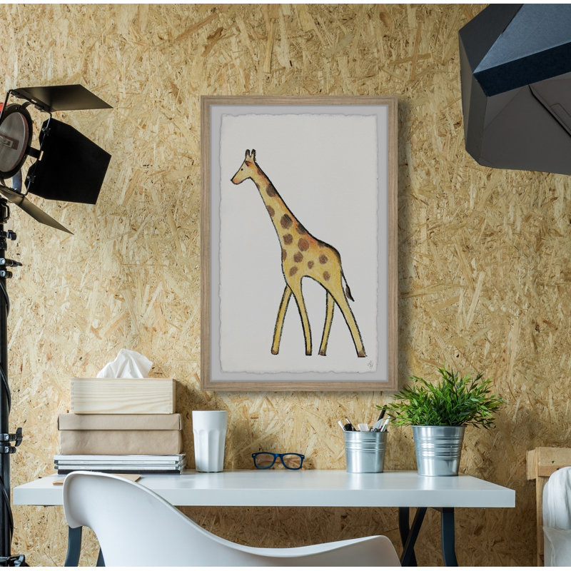 «Cassie Walking Giraffe», reproduction encadrée, H 12 po x l 8 po x P 1,5 po