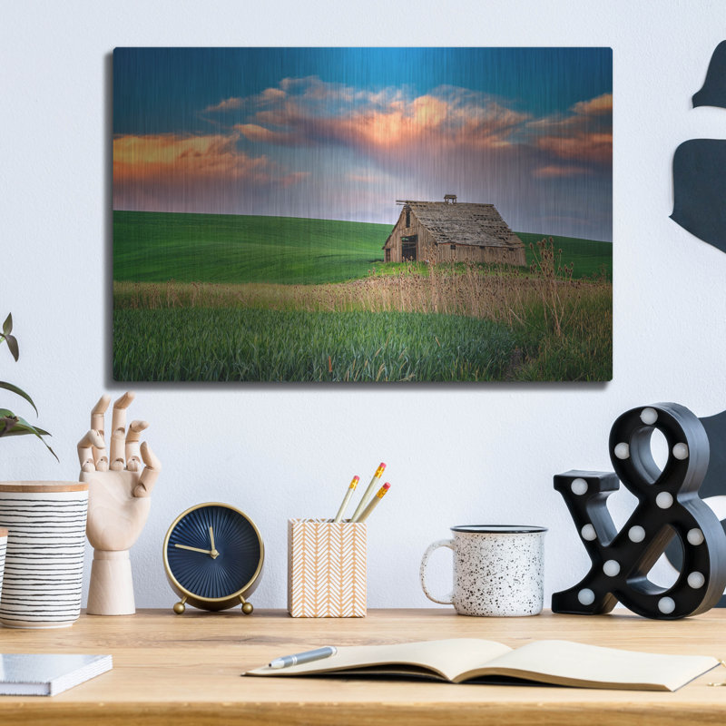 Mur de métal luxueux «Sunset At The Old Barn» par Rick Berk, H 12 po x l 16 po