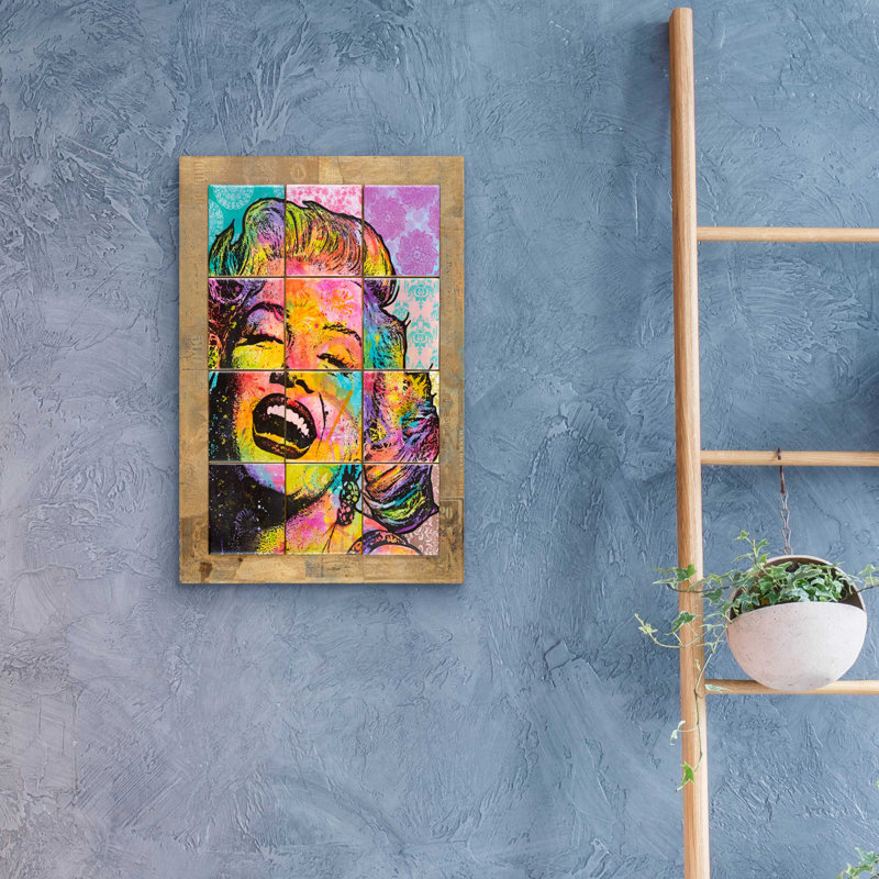 "Marilyn In Tiles" par Dean Russo, art mural en verre acrylique "par Dean Russo, H 24 po x l 16 po x P 0,2 po