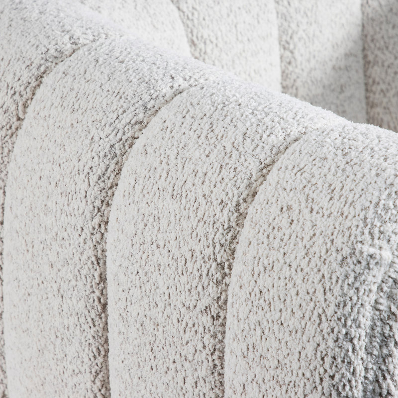Fauteuil demi-tonneau capitonné Celal Channel, 100 % polyester blanc cassé