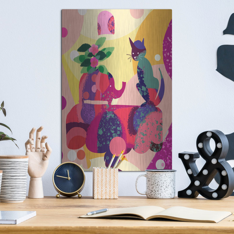 «Still Life With Cat And Elephant» par Holly McGee sur métal, H 16 po x l 12 po