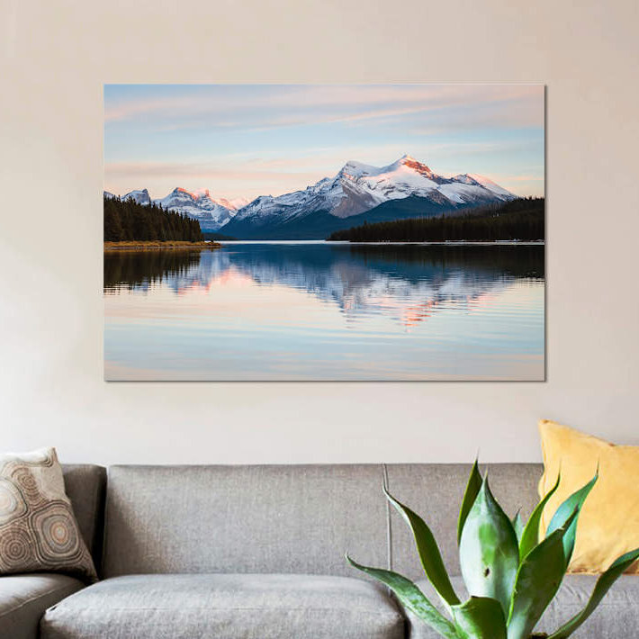«Maligne Lake Sunset, Jasper National Park, Canada» par Matteo Colombo - reproduction d'art sur toile tendue, Toile tendue