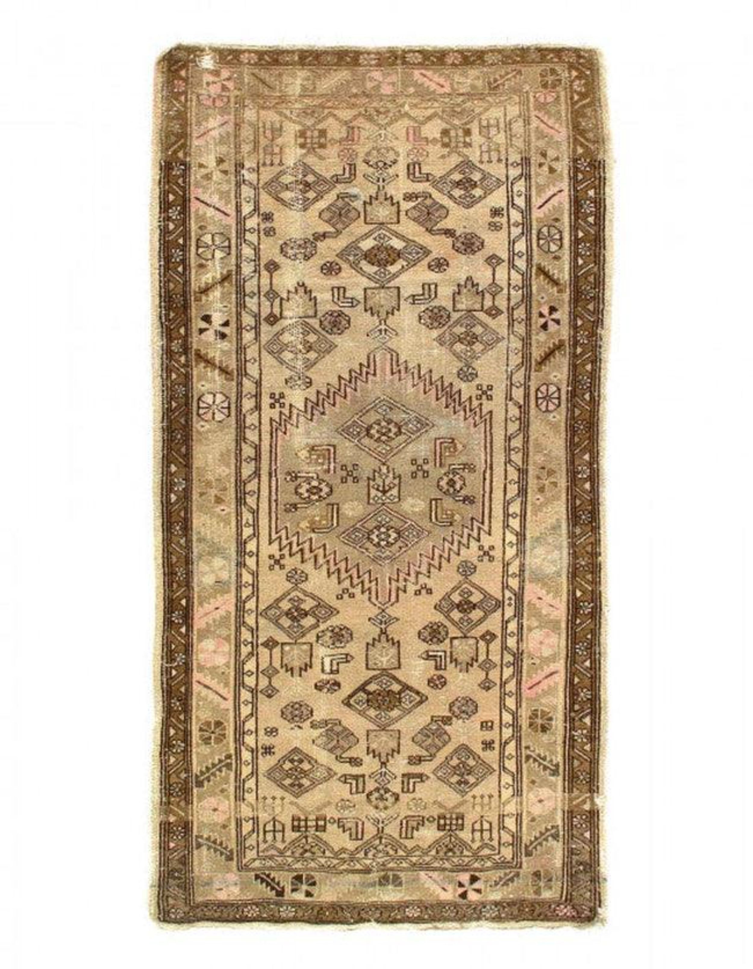 Isabelline Pietari One-of-a-Kind 3'6 X 4'8 Area Rug in Green