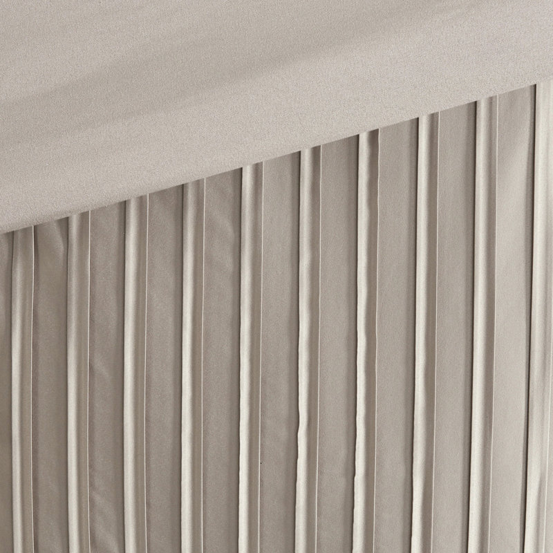 Édredon très grand Taupe Charmeuse, 100%, comprend 7 coussins décoratifs et jupe de lit
