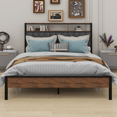 Table de chevet avec lit doux