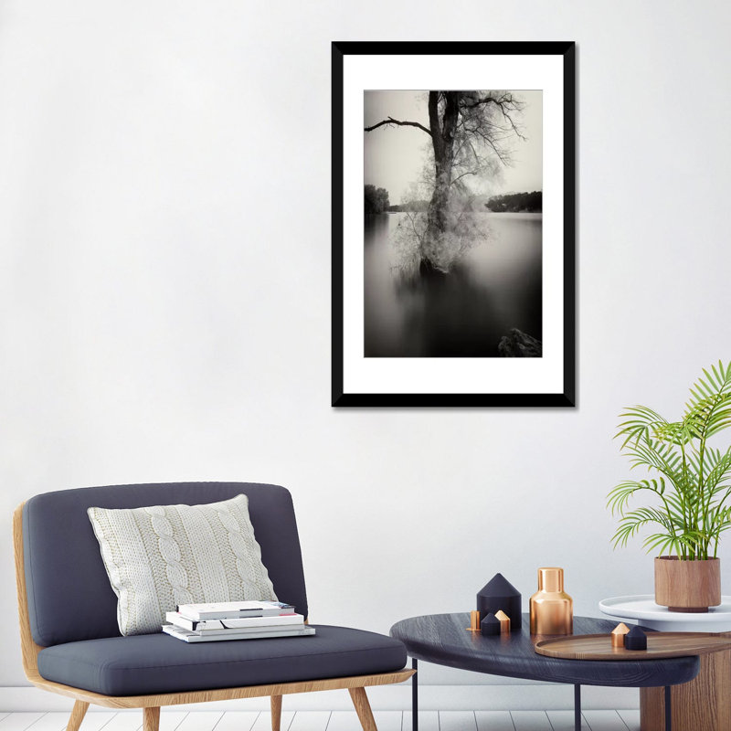 Surfactant - reproduction de photo sur toile, H 32 po x l 24 po x P 1 po, Papier beaux-arts encadré noir, Blanc