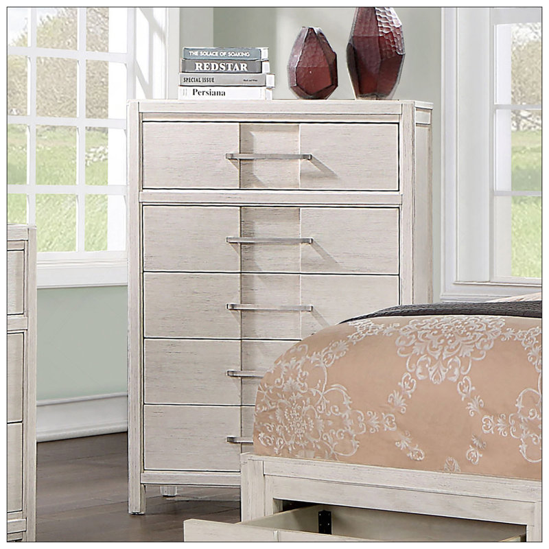 Commode 1 pièce style transitionnel à queue d'aronde anglaise à cinq tiroirs avec poignées courbées et finition blanche