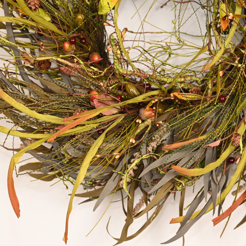 Couronne de pin artificielle 24 po avec pommes de pin artificielles 24 po