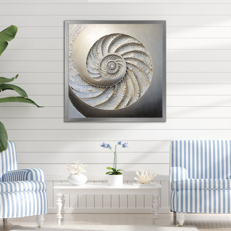 «Silver Swirl Shell Fish I», reproduction sur toile, Cadre simple argenté, H 36 po x l 36 po x P 1,5 po