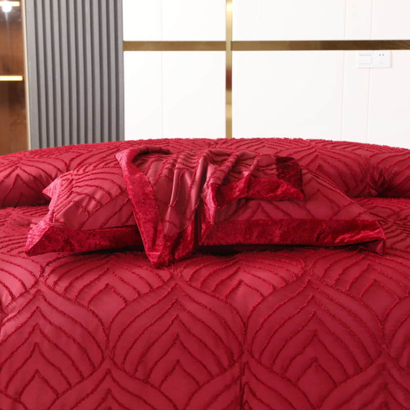 Chelsea Tufted Crushed Velvet Bedspread Set – Luxurious Soft Quilted Bedding with Matching Pillow Shams, Elegant Velvet Comforter Coverlet Set