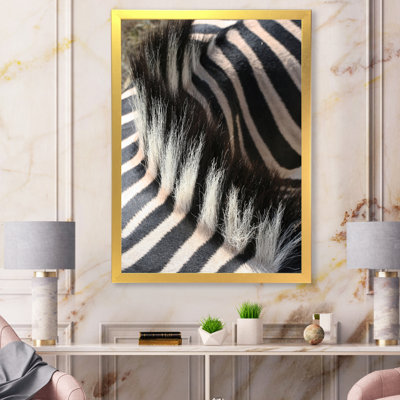 Détail des lignes zébrées noires et blanches V - peinture sur toile