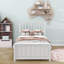 Lit plateforme simple en bois avec tête de lit-535784239