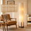 Lampadaire plissé organique moderne de 137 cm avec base en bois massif couleur noyer, 2 ampoules DEL et interrupteur au pied