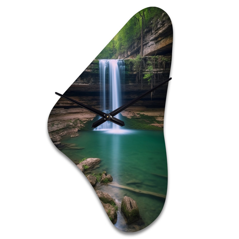 Sawa Falls Creek of Lake Catherine Arkansas II - Arkansas, horloge murale asymétrique en métal, Moyenne
