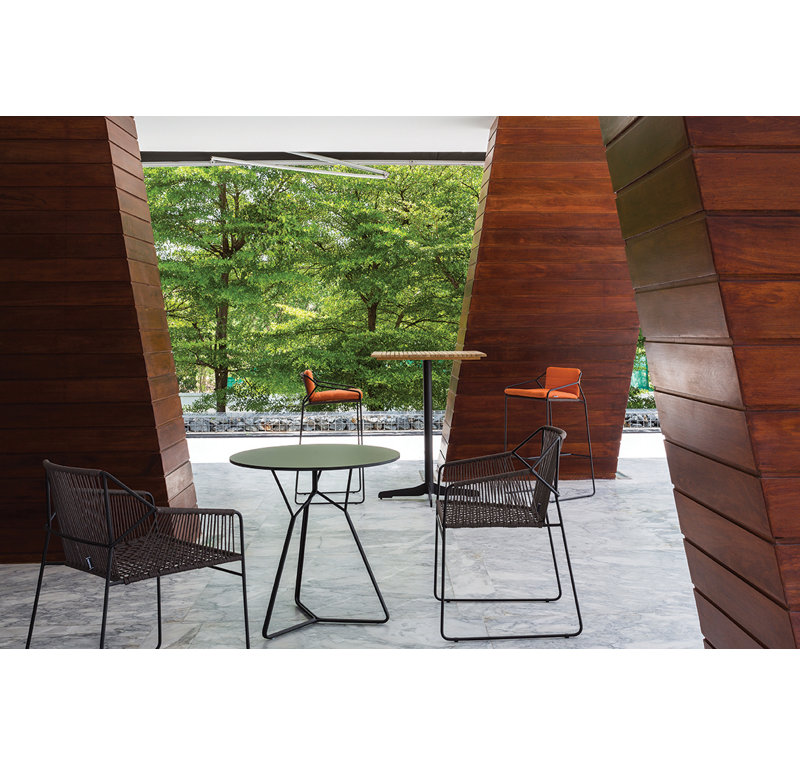 Serac Round Dining Table, White HPL
